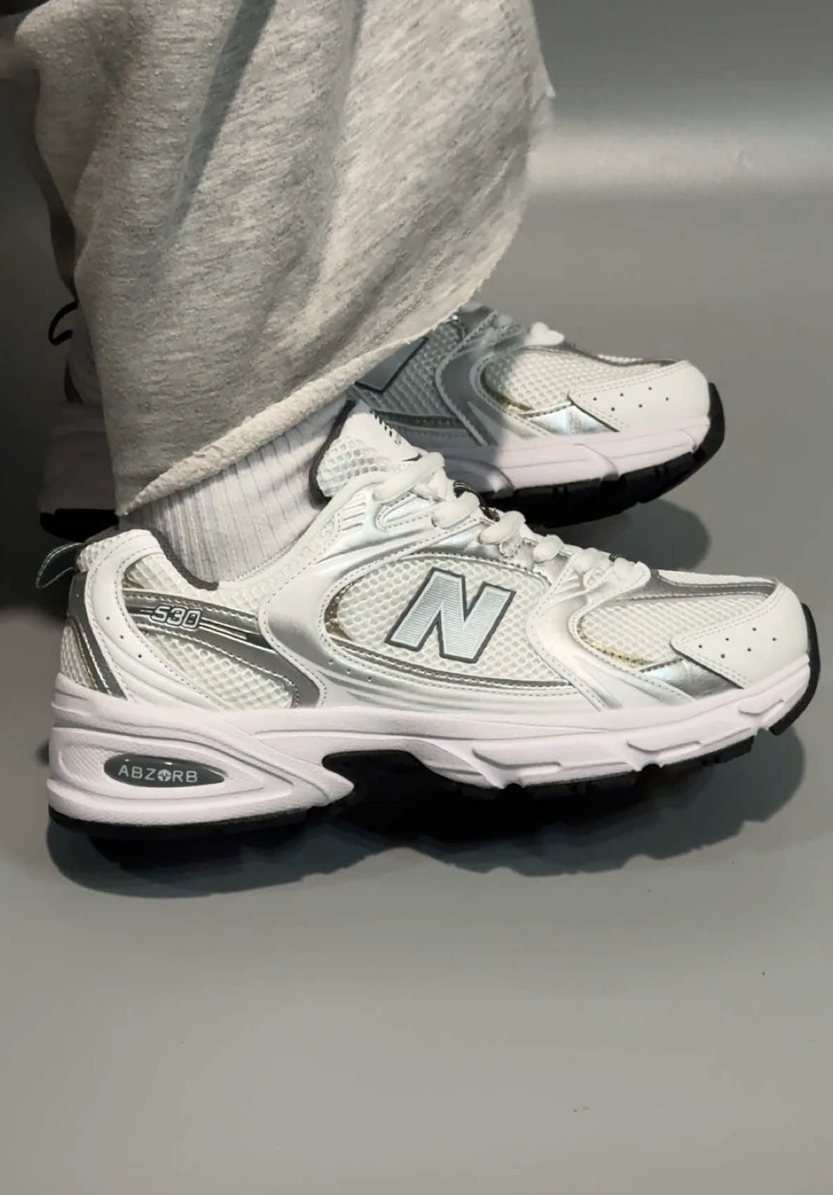 LINIS LANG BAON😉 #newbalance #nb #530 #fyppppppppppppppppppppppp #outfit #shoes #pov #trend 