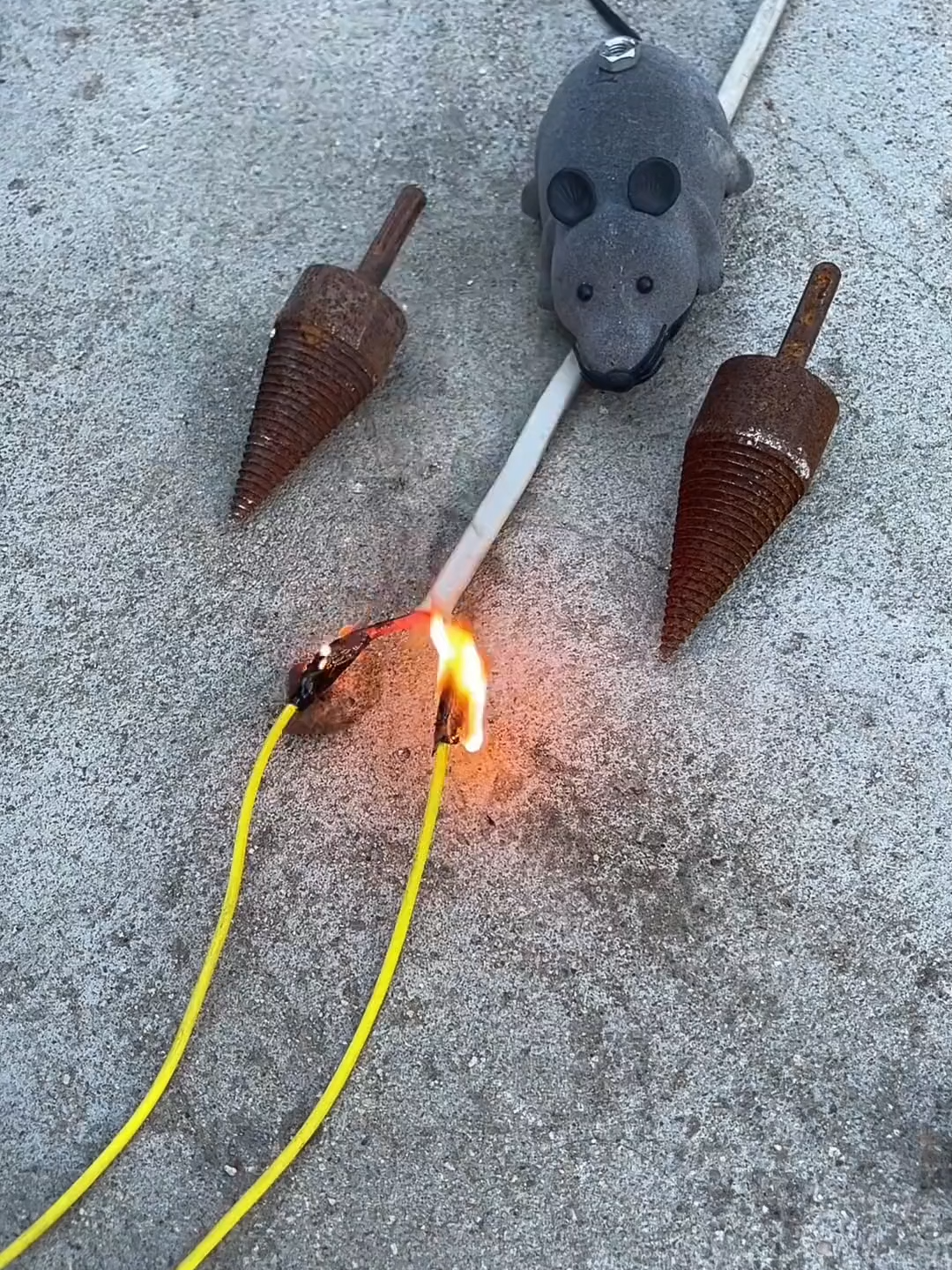 Terminal sambungan yang dipakai teknisi listrik, kuat dan tidak kendor!