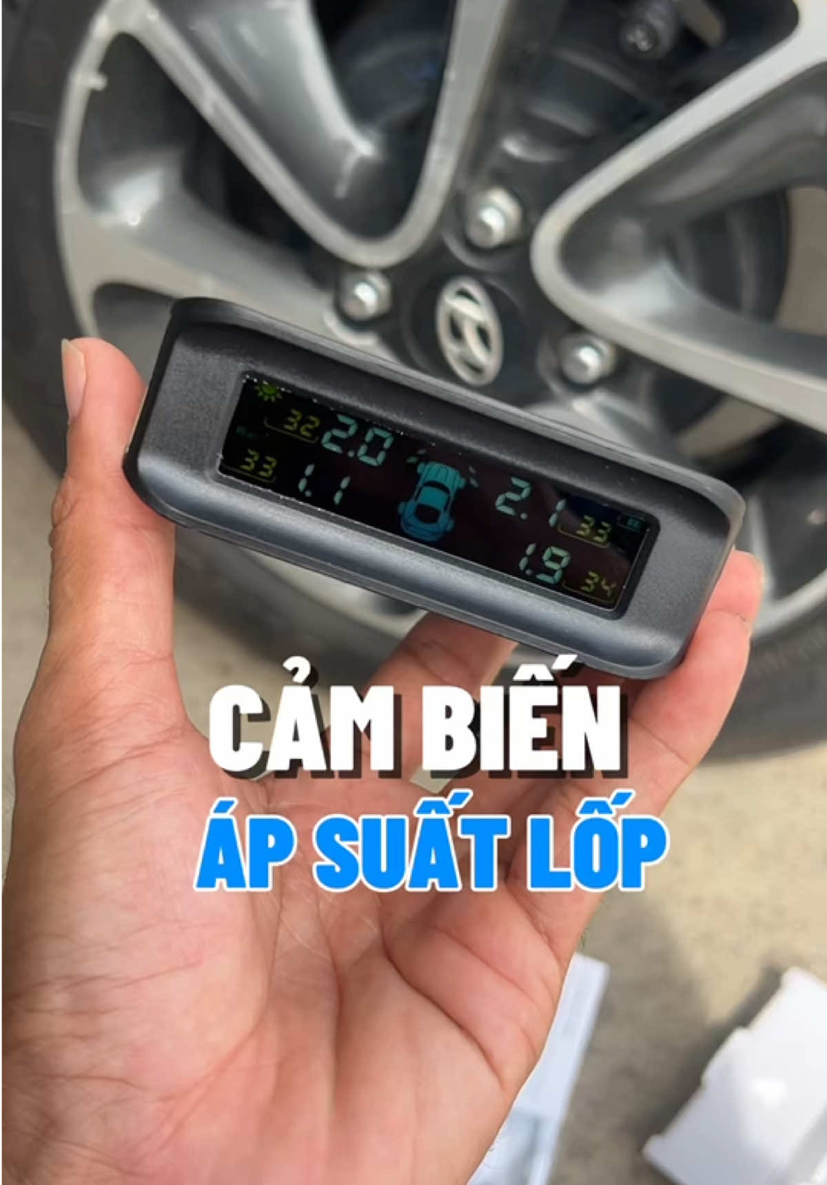 Bộ cảm biến áp suất lốp không dây cho xe ô tô, chính hãng Medicar, dùng pin năng lượng mặt trời. #cambienapsuatlop #cambienapsuatlopvanngoai #cambienapsuatlopoto #dinhhamuabanxecu #dinhhaotocu 