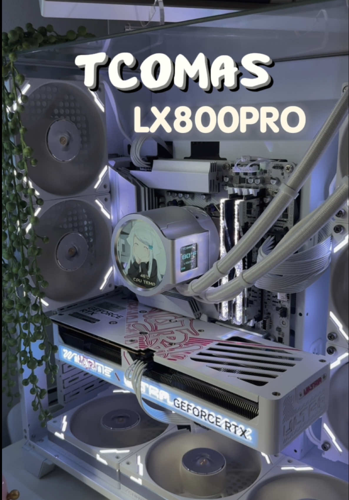 TCOMAS LX800PRO🪽 @TCOMAS_ ————— Жидкостное охлаждение TCOMAS LX800PRO  имеет радиатор 360 мм, материал- алюминий. 3 вентилятора на 120 мм, скорость вращения которых от ~ 650 до ~ 3200 RPM, максимальный воздушный поток- около 115,32 CFM. Статическое давление: до ~ 7,48 мм H₂O. Уровень шума: до ~ 41 дБ(А) на полной нагрузке.  Дополнительные особенности: 	•	Двойной экран: охлажденнее имеет два дисплея — передний круглый IPS-экран 2,8” и боковой квадратный / прямоугольный ЖК-экран 1,44”. Можно показывать системную информацию, лого и др.  	•	Подсветка ARGB.   	•	Поддержка широкого круга сокетом Intel и AMD. . . . #cpucooler #liquidcooling #GamingSetup #сборкапк #creatorsearchinsights 