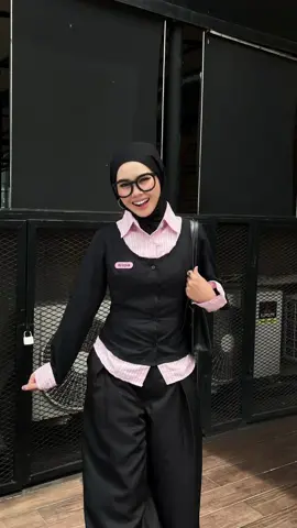 Kemeja fiited blouse bagus bisa buat yg berhijab ✨🤍 #kemejawanita #kemejafitted #atasanwanita #fitcheck #fyp 