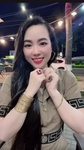 Đường phố muôn màu sao thiếu Anh #giảitrí #xuhuong #trending 