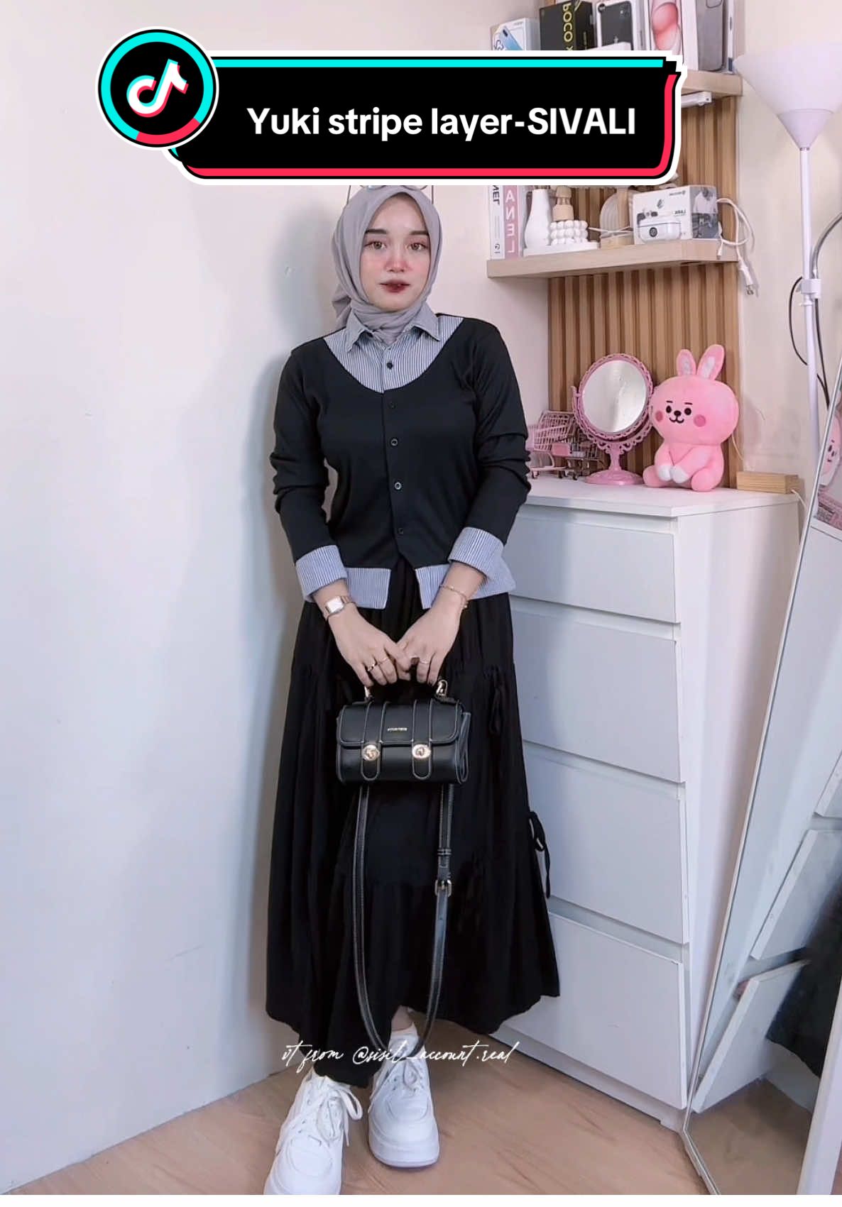 Yuki stripe layer shirt warna black from @SIVALI FACTORY 🤍🤏🏻 gemeshhh bgt duhh😍 || note bbtb 53kg/153cm #shirtoutfit #stripeshirt #ootdhijabstyle #atasanwanita #atasankemeja 