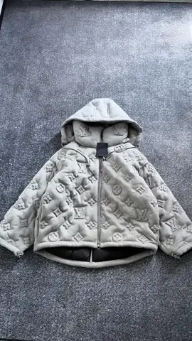 What is your size ?📦✈️#fyp #puffer #downjacket #luxury #jacket 