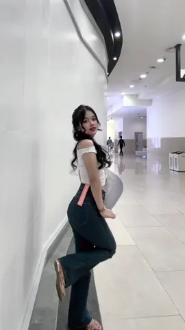 selalu pas celananya😩