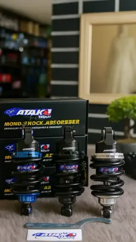 ATAKA RACING Shock Monoshock ShockBreaker adalah produk suspensi untuk motor MX Old, MX King, MX New, Sonic, dan Supra GTR, dengan pilihan ukuran 200-230mm untuk meningkatkan stabilitas dan performa berkendara. #shock #honda #aksesoris #otomotif 