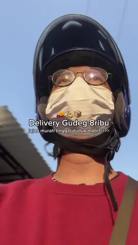 mBokman in action 🛵💨 Siap kirim-kirim gudeg 8ribu ke area Solo dan sekitarnya 💕 ✉️ DM untuk info lebih lanjut Buka hari Senin-Sabtu, jam 06.00-16.00 . #gudegmurah #kulinermurahsolo #exploresolo #surakarta #fyp 