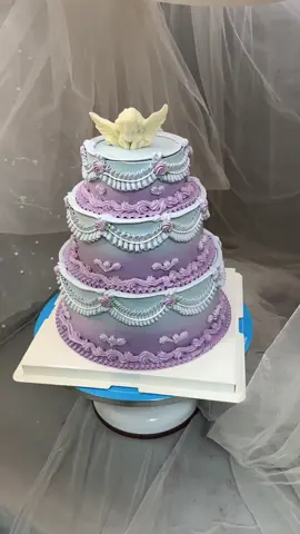#fyp #foryoupage #cakefrosting #cutecake #vintagecake #cakedecorating #3layercake 