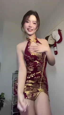 สาวตี๋มาเสิร์ฟแล้วค่า#น้องหมูสะเต๊ะ 