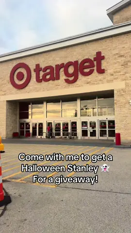Y’alllll.. I am not a morning person! 🥱 but this Halloween giveaway is going to be fun! 👻 Stay tuned! ✨🌙 #halloween #halloweenlook #halloweendecor #halloweenmakeup 