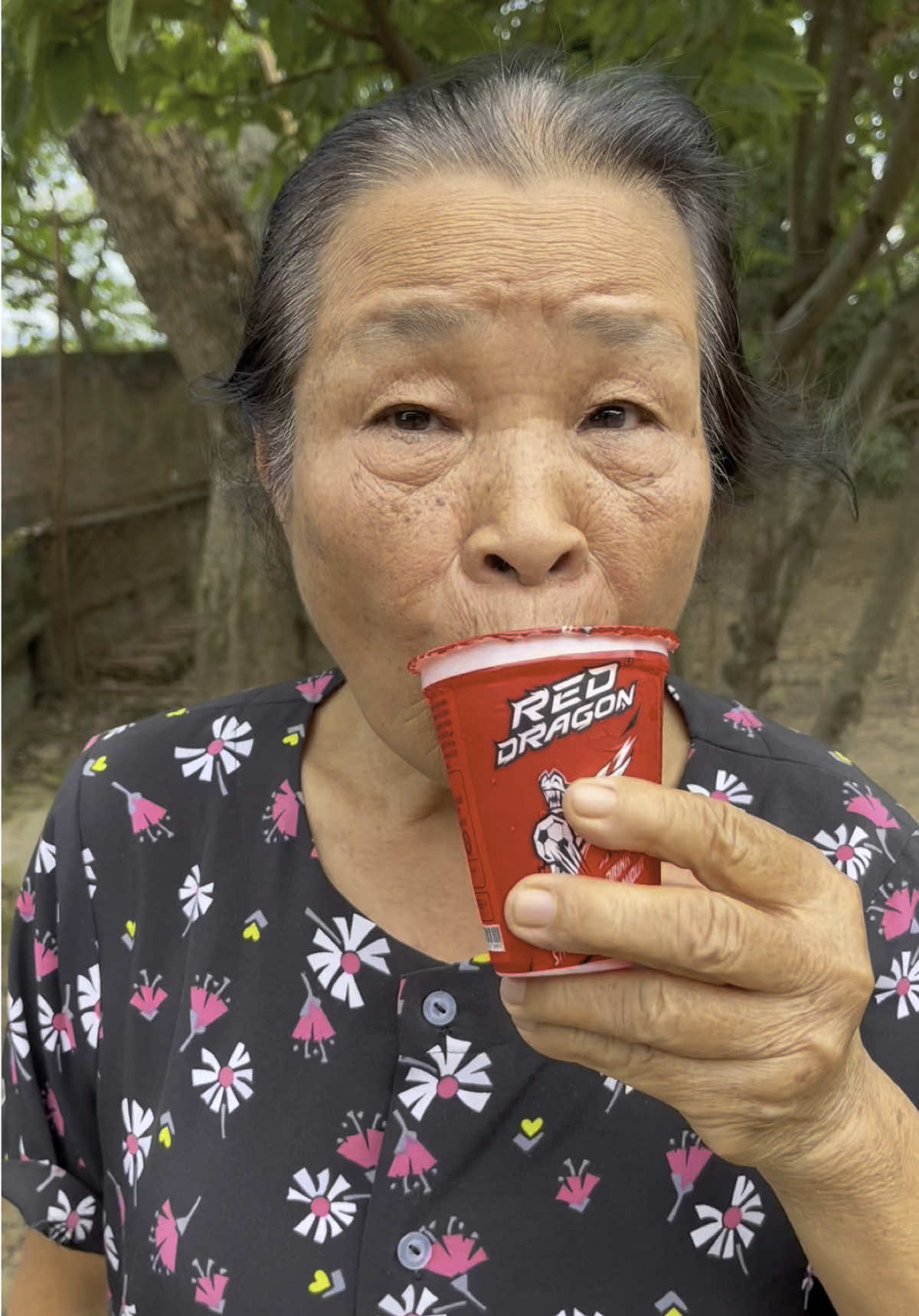 Nước này mỗi bà được uống #mukbang