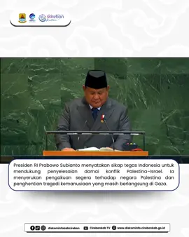 Presiden Prabowo, Indonesia Siap Kirim Pasukan Perdamaian ke Palestina Dalam pidatonya di Konferensi Tingkat Tinggi (KTT) Palestina di Markas PBB, New York, Selasa (23/9), Presiden Prabowo Subianto menyuarakan tiga tuntutan utama Indonesia. Ia mendesak dunia untuk segera menghentikan bencana kemanusiaan di Gaza, mengakhiri perang saat ini juga, dan memberikan pengakuan penuh kepada negara Palestina. Sebagai wujud komitmen nyata Indonesia dalam proses perdamaian, Presiden Prabowo secara tegas menawarkan kontribusi konkret. Ia menyatakan bahwa Indonesia siap mengambil bagian dalam upaya perdamaian dan bersedia untuk mengirimkan pasukan penjaga perdamaian di bawah mandat PBB untuk membantu menjaga stabilitas di wilayah tersebut. Lebih dari sekadar langkah politis, Prabowo juga mengajak dunia untuk mengatasi akar konflik seperti kebencian, ketakutan, dan kecurigaan. Pidatonya ditutup dengan seruan yang kuat dan penuh harapan, 