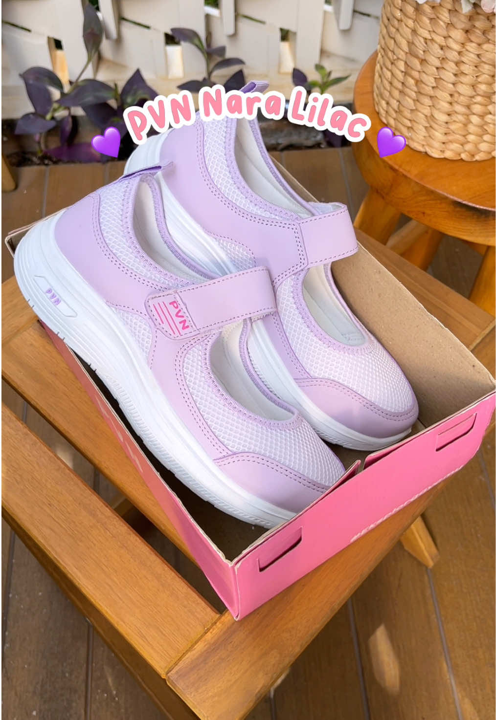 Mana nih yang suka sneakers warna lilac? Harus punya sneakers Nara ini! #unboxing #pvnnara #pvn #sepatuwanita 