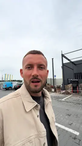 В Рованцях будують тенісні корти 