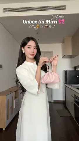 Túi hợp áo dài lắm ý @LESAC.VN #outfitideas #tuixach #OOTD #aodaivietnam #aodai 