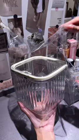 ✨ Nhỏ mà có võ – chiếc hộp đa năng, để bàn hay bàn học đều hợp. Đựng gì cũng gọn! #giadungthongminh #giadungtienich #giadungtienich