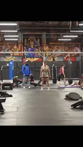 anatoly prank with beautiful girl 🤭#anatoly #gym #prank 