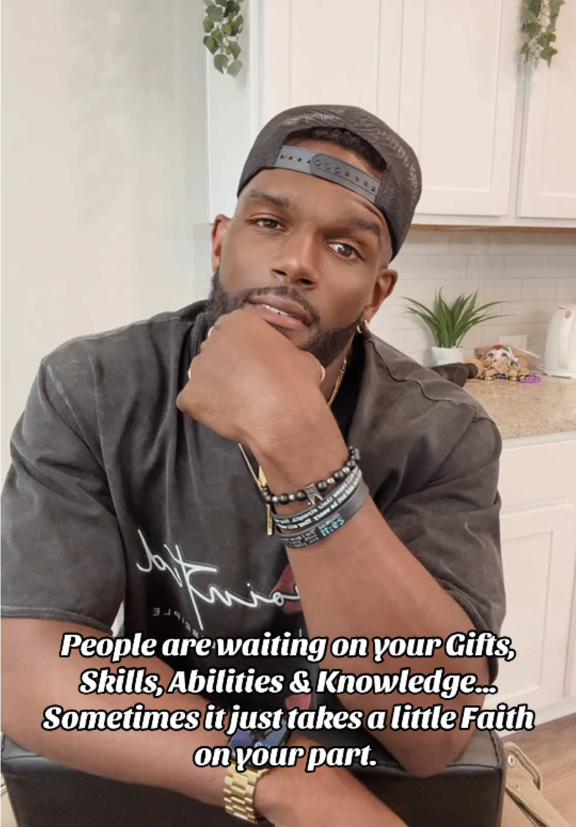 Let the Holy Spirit to flow through you & Watch how lives are changed. #christiantiktok #foryourpage #foryou #fyp #propheticword #vessel #confidence 