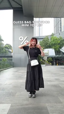 Your day, your bag. #LoveGUESS #LoveGUESSThailand #guesswatchthailand #guessbag 