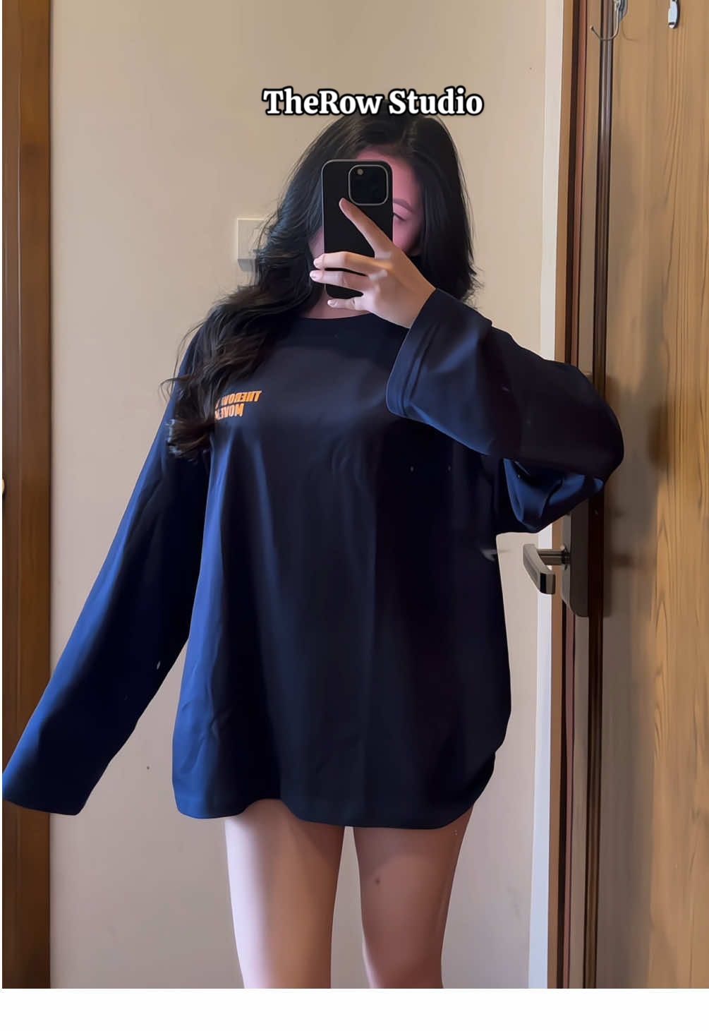 Màu này xinhh điênn #therowstudio #review #xuhuong #aothundaitay 