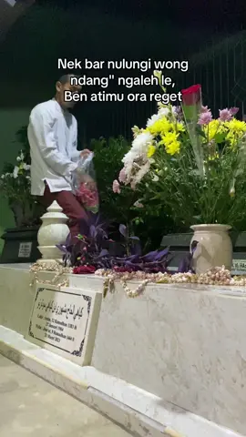 Mugo atine dijogo seko keolonan #ziarah #santri #4u #orangtua #berandatiktok 