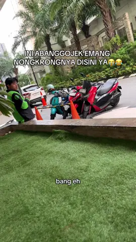 Masih aja joget😭😭😭 #fyp #fypviralシ #MallMegaDeals #KamisRojali #fyppppppppppppppppppppppp 