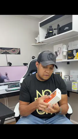 iphone 17 pro max se me cae 🤯🤯 #iphone17promax #viral #parati #fyp #secayo 