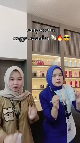 walaupun uang tinggal seratus tenang aja guys,parfum di istana parfum perawang harganya terjangkau kok🤩🤙🔥 #parfum #wangi #seharian #perawang #fyppppppppppppppppppppppp 