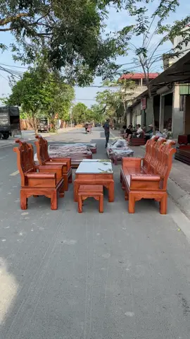 Âu Á cuốn thư gỗ hương đá phù hợp với mọi không gian phòng khách 🥰#dogonoithat  #thegioidogo  #gohuongda #dogo #dogogiare 