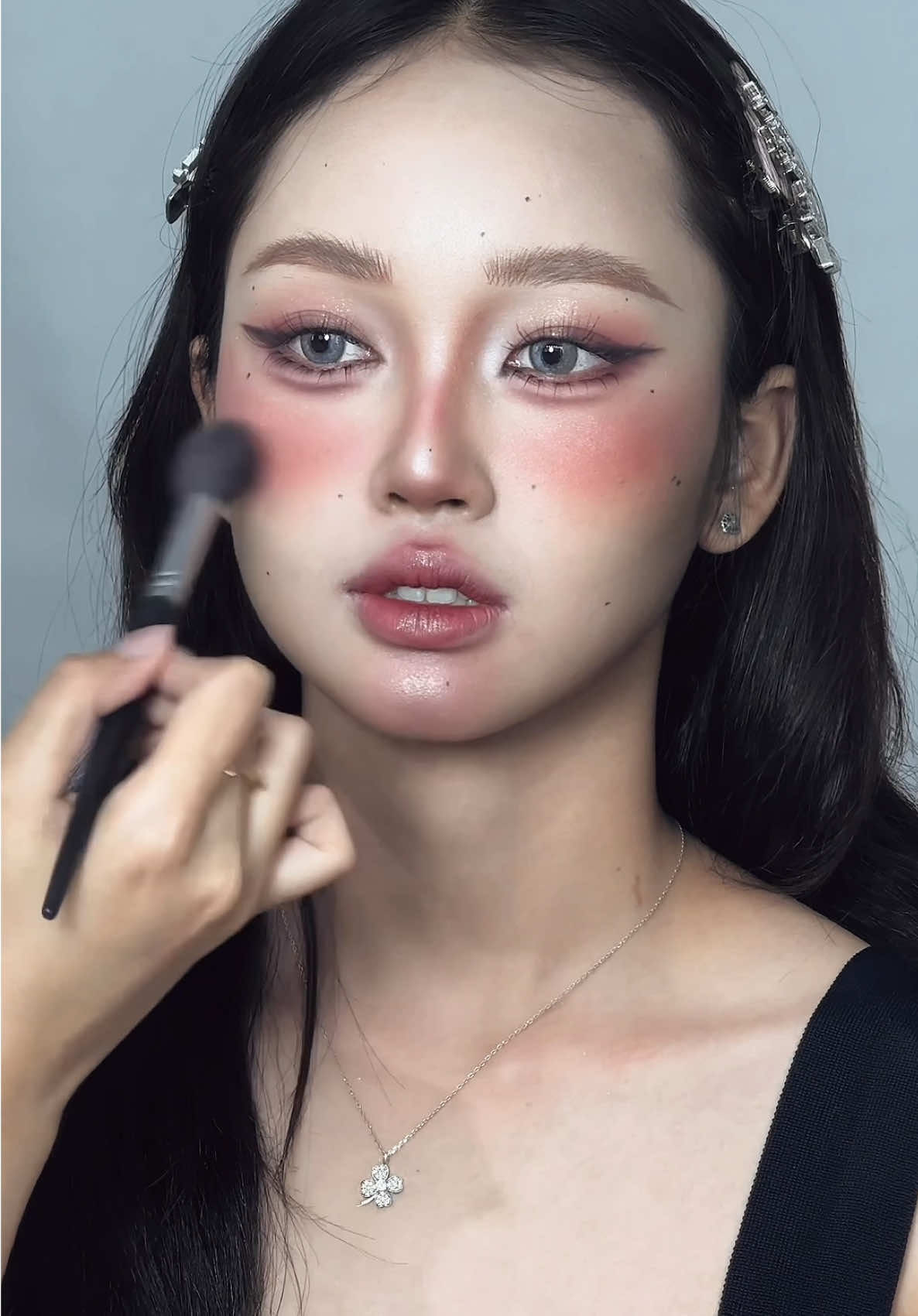 Bà nào sợ màu đâu ? Gặp tui 1 khoá là hết sợ 🤭#makeupnangcao #makeupnhatrang #xuhuong #makeuptiec #makeuptutorial 