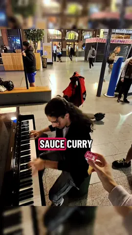 #prankfr #videodroles😂😂😂 #tropdrole #drole_videos  Ceci est une mise en scène pour TikTok 