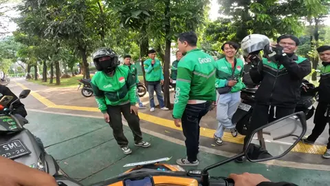 Udah muak belum sama lagu ojol Jakarta 🤣 #OJOLJAKARTA #pejuangjalanan 