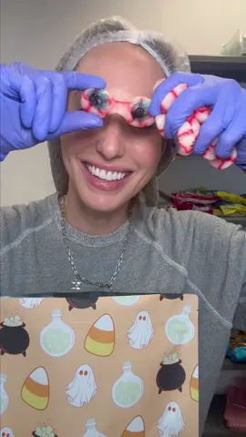 What’s inside the viral #rubybond Halloween themed candy bag 🍭🍬👻🎃🕷️🕸️ #candy #halloweencandy #sweets #gummycandy 