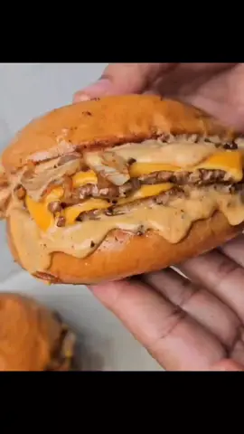 Authentic Classic Smash Burger  Recipe_Viral_Video #cooking#foodrecipe#EasyRecipe#cooking #foryoupage 