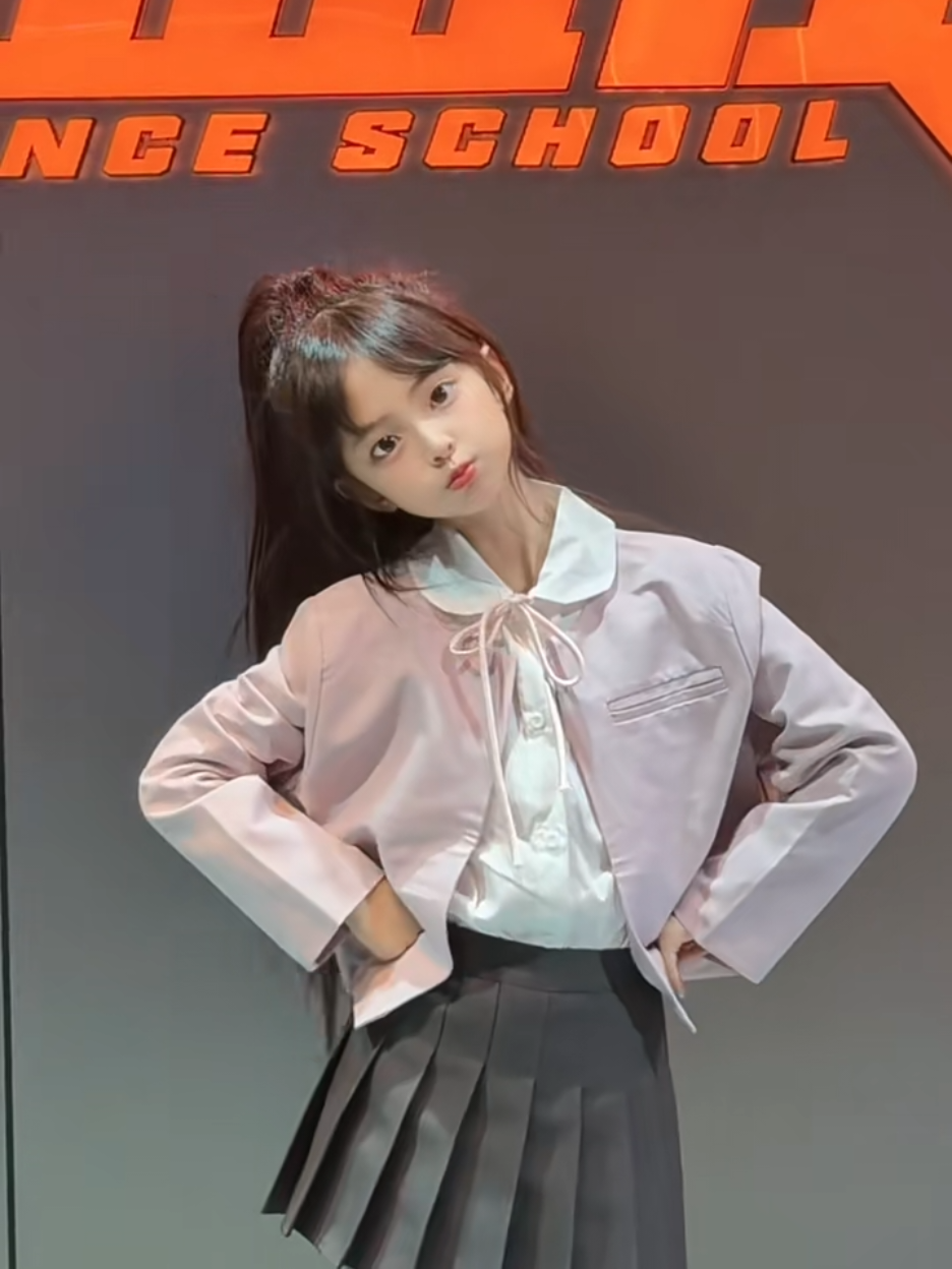 甜妹~ #甜妹 #萌娃 #骗你生女儿 #手势舞 