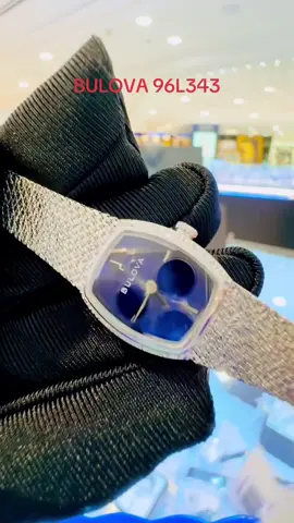 ĐỒNG HỒ NỮ BULOVA CLASSIC GODDESS OF TIME SODALITE 96L343  17 MM. Xuất xứ của Mỹ ,kính sapphire,màu mặt số xanh dương ,chống nước WR30,phong cách sang trọng thanh lịch 👗👠❤️.    #donghotantan #donghochinhhang #bulova #diamondplaza 
