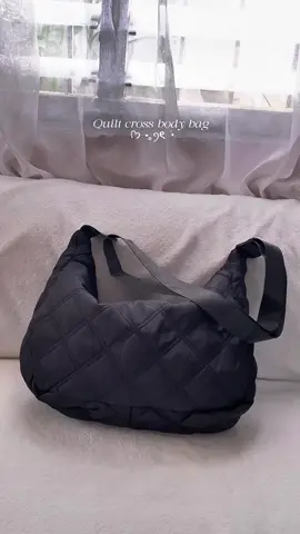 Ganda neto dami mo pang malalagay! ✨ #quiltbag #bodybag #affordablequiltedbag 