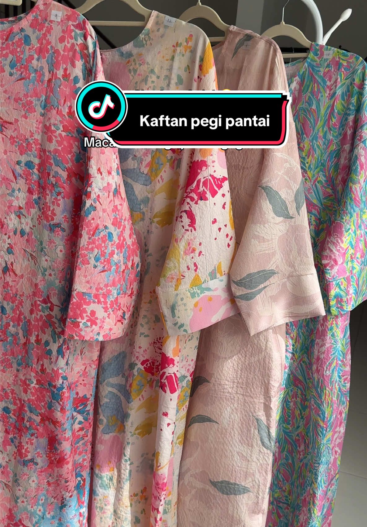 Ya Allahhhhh tolonglah saya pilih warna mana satu yang cantik🥹 #kaftanviral #kaftanmurah #kaftanironless #kaftanbeachoutfit #beachoutfit 