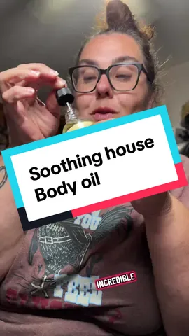 Body and hair oil that in a vanilla sugar sandalwood scent is phenomenal. @SoothingHouse has done it again with a super moisturizing, non greasy, amazing smelling oil. #bodyoil #moisturizing #soothinghousebodyoil #skincareproduct 