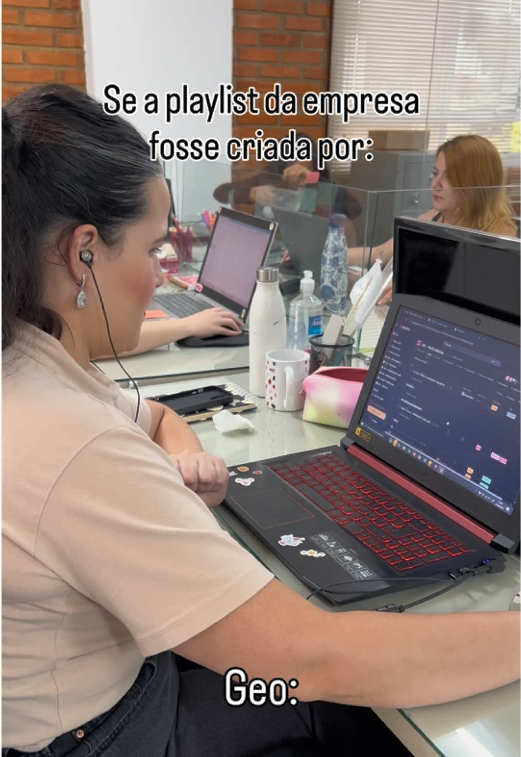 POV: você abriu o Spotify da Dr. Laser!! 😂💖  #fyp #drlaserbrasil #corporatelife 