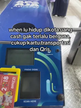 hampir tidak pernah pegang cash