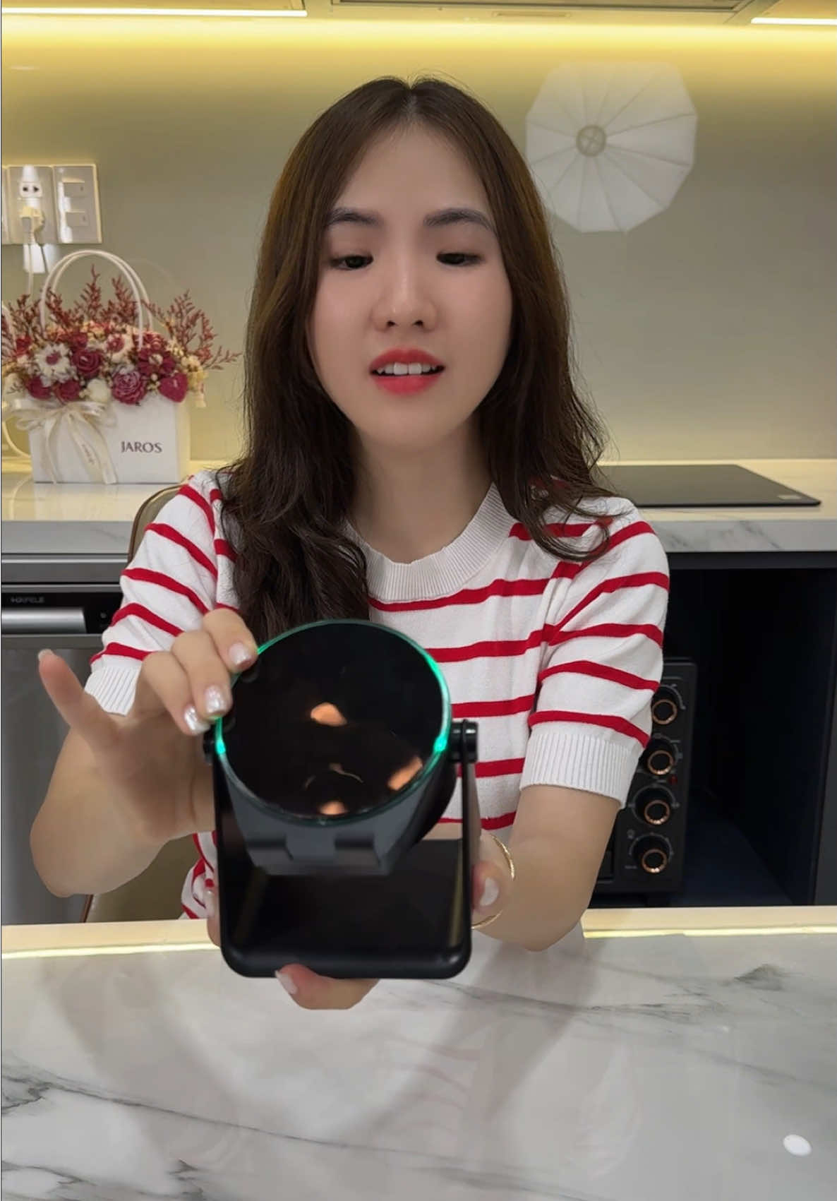 Giá đỡ điện thoại có kèm cả loa nghe nhạc mà không cần kết nối tiện lợi  #giadodienthoai #giadodienthoaixoay360 #loanghenhac 