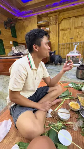 Ăn gỏi lá beo hết rồi mà chưa xong 😛😛@Việt Hoàng 