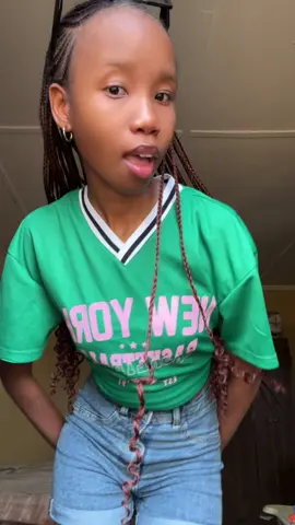 Physically I am in September, mentally in December 🥳😂 #fyppppppppppppppppppppppp #mistletoejustinbieber #mistletoe 