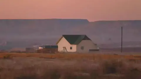 😐 #forwhenyoucantbreathe  #watchingoverthegardenwallwithyou #emo #midwestemo 