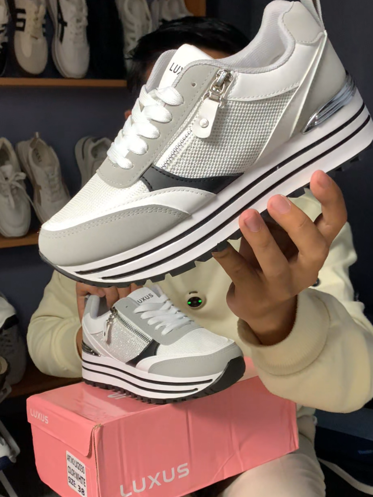 sepatu olahraga cewek original luxus💯, sepatu sneakers wanita, sepatu murah. #sepatucewek #sepatuolahraga #sepaturunning #wibgajian #cuantanpabatas 