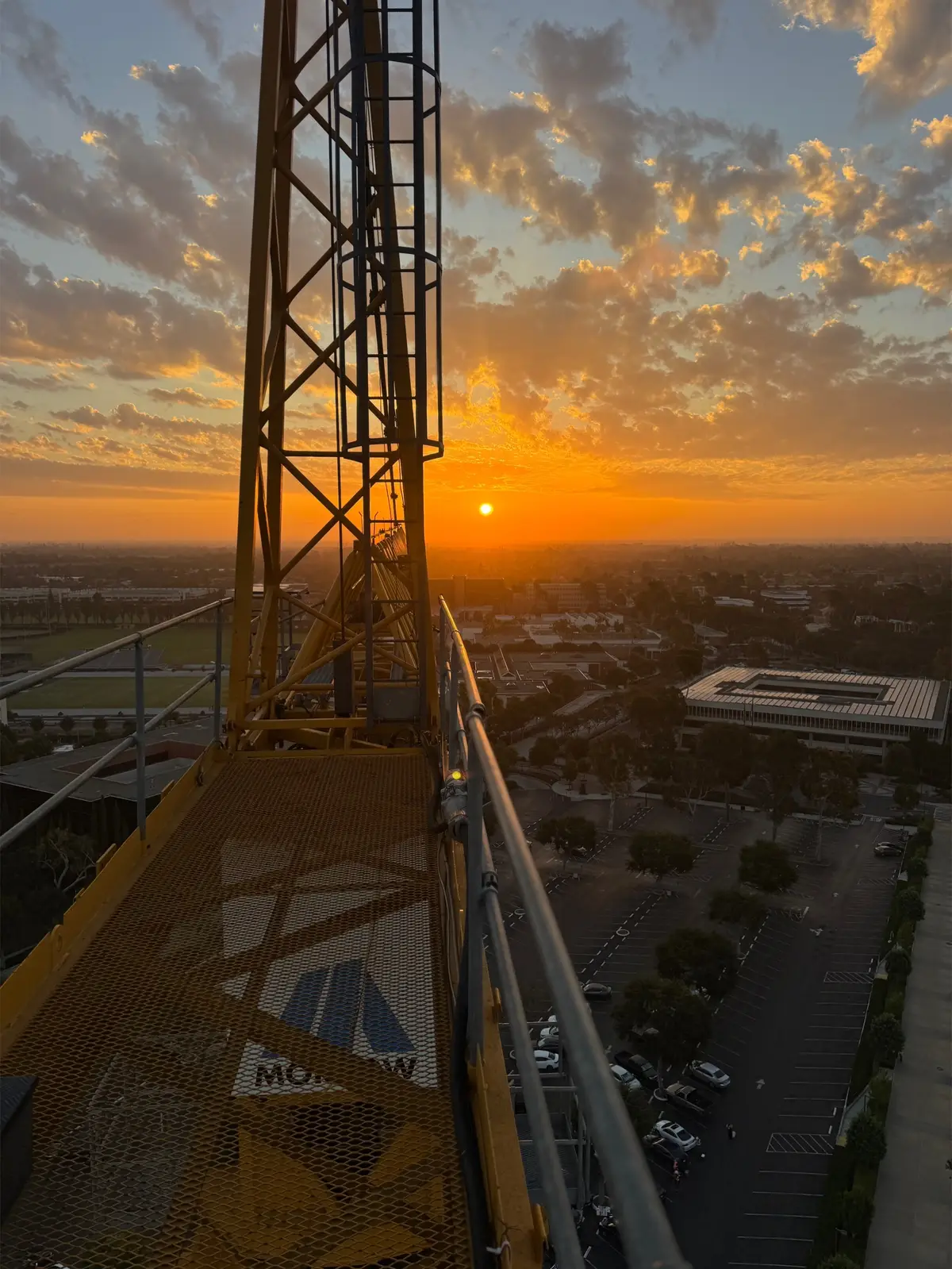 I like to take pictures , hopefully the iPhone 17 pro max will turn me into a photographer 🏗️  #towercrane #craneoperator #losangeles #california #bluecollar #fyp #foru #fentysuperbrandday #onlycranes #hardwork