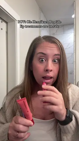 The absolute most hydrated lips with the most beautiful colors thanks to @Olehenriksen #olehenriksenliptreatment #olehenriksen #lippies #liptreatment #ttsbeautybesties 