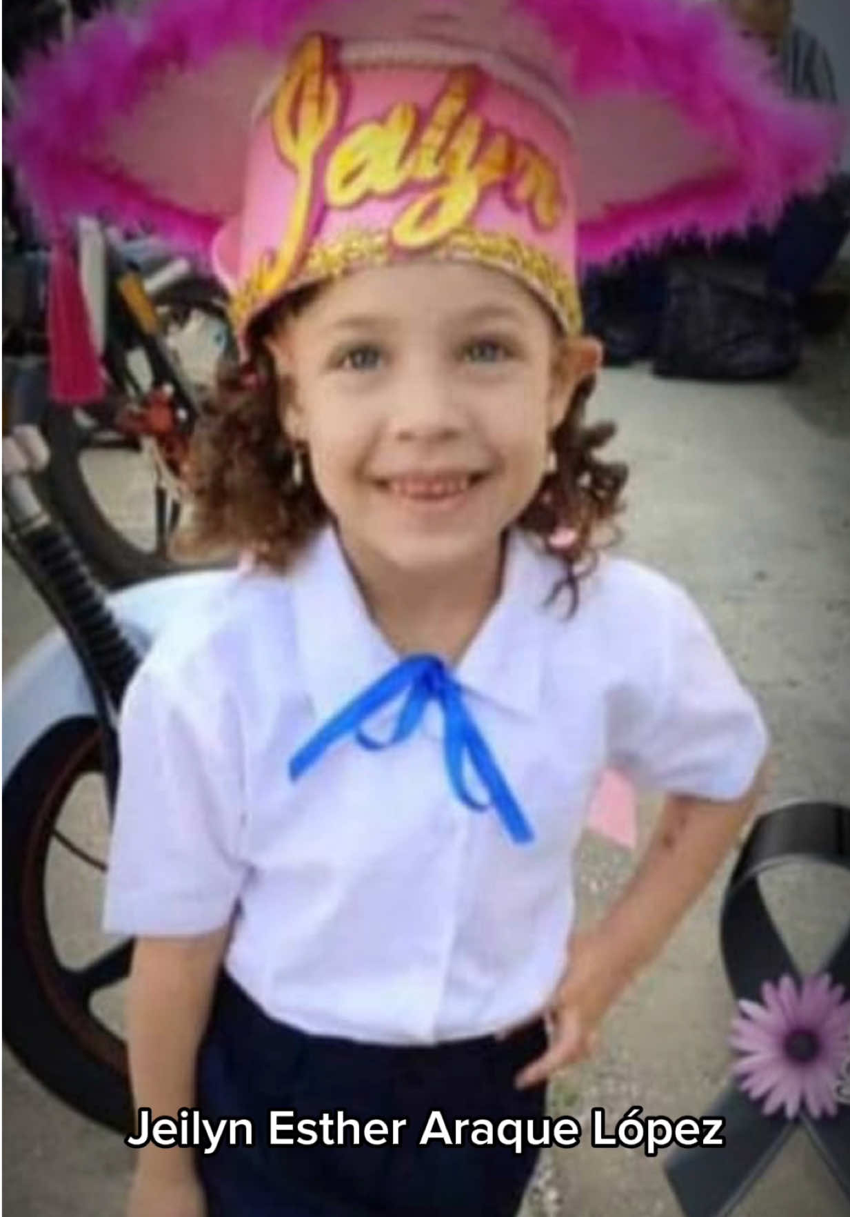 Una niña, de 5 años de edad, murió tras ser arrollada mientras cruzaba la calle junto a su padre en Catia  #romancamacho #sucesosvenezuela #sucesos #noticiasdesucesos #venezuela   