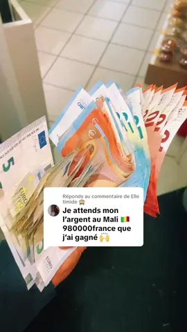 j'ai envoyé l'argent au Mali 1500€ qui est là prochaine tour 🎁💷#guineenne224🇬🇳 #malitiktok🇲🇱 #senegalaise_tik_tok #france🇫🇷 #morocco🇲🇦 
